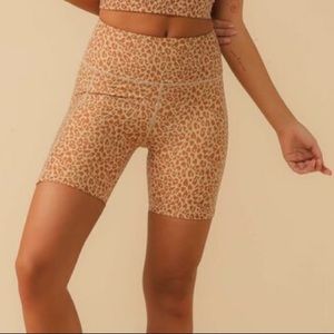 Lorna Jane leopard scrunch back biker shorts size M